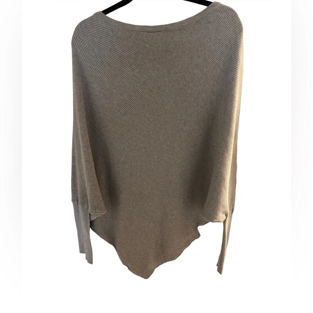 Vici asymmetrical gray sweater